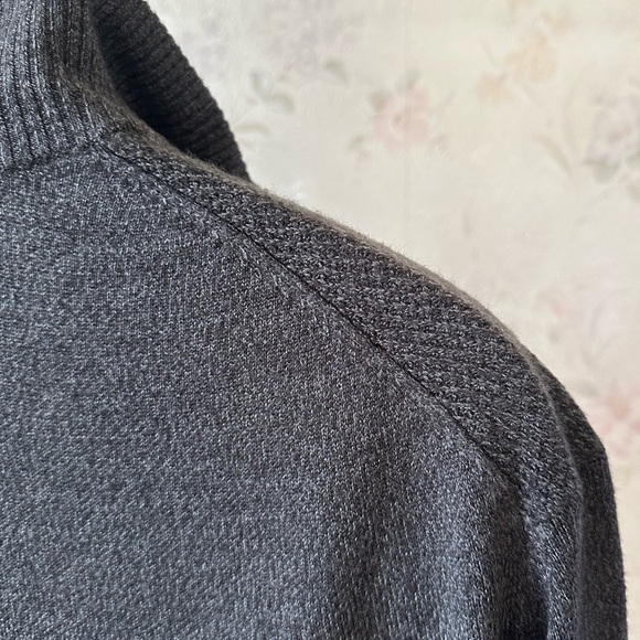 Dockers classic sweater pullover with quarter zipper and long sleeves. Size L. - Picture 6 of 15